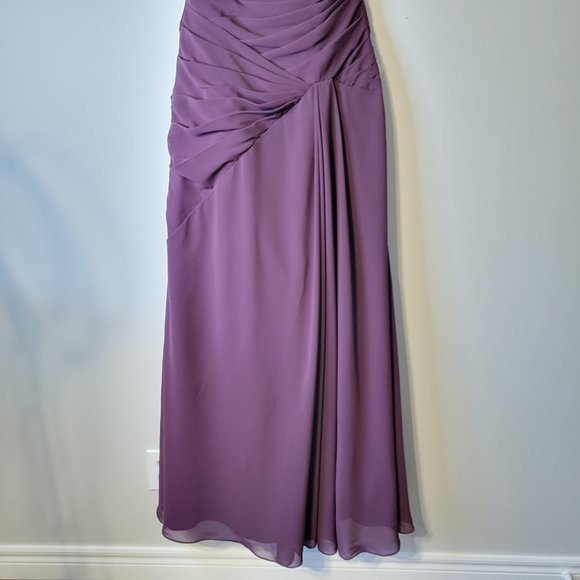 VitShoulder Full Length Purple Gown Says size 6 fits more like a 4 ! - Picture 8 of 15